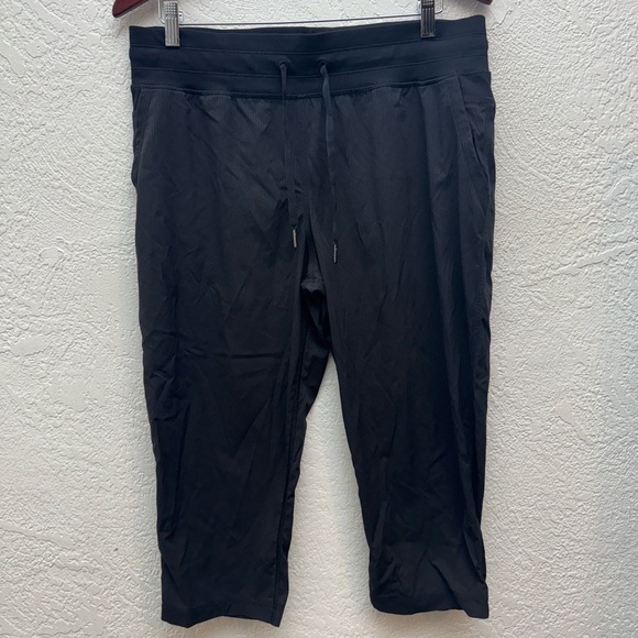 Lululemon Dance Studio Crop NWOT size 12 Black - Picture 1 of 5